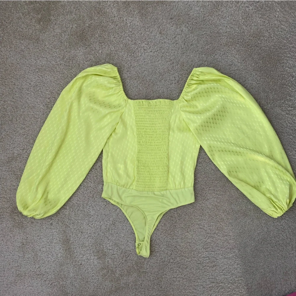Express Medium Green Yellow Long Sleeve Blouse Bodysuit - Picture 3 of 8